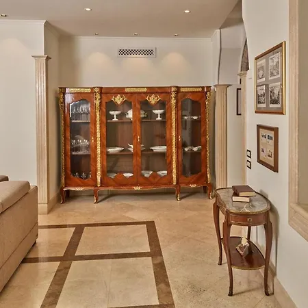 Treasurerome Trevi Private Palazzo *
